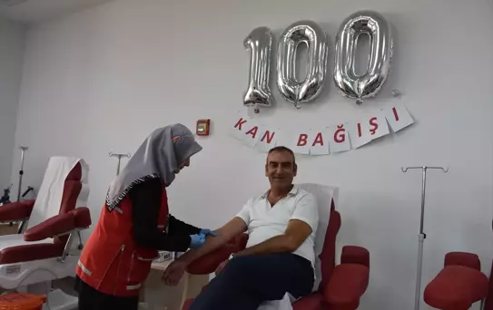 İsmail Eraslan'dan 100. Kan Bağışı