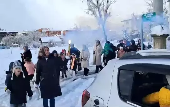 Öğrencilerden Duygusal Öğretmenler Günü Sürprizi