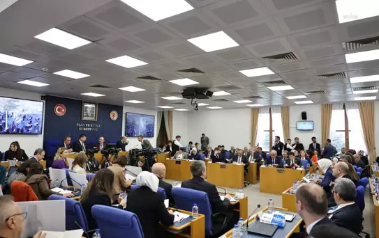 TBMM'de Aile ve Sosyal Hizmetler Bakanlığı Bütçe Görüşmeleri Gergin Geçti