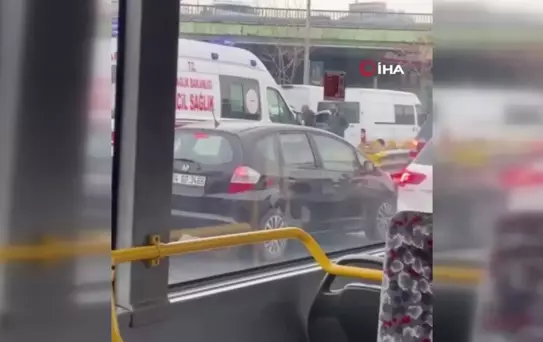 Maltepe'de Minibüs Devrildi: 1 Ölü, 7 Yaralı