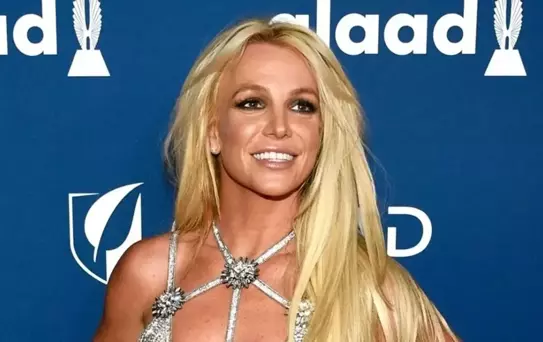 Britney Spears, Paparazzilerden Kaçmak İçin Meksika'ya Taşındı