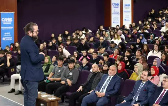 Canik Belediyesi'nden 'Siber Dünyada Kendimizi ve Vatanımızı Korumak' Konferansı