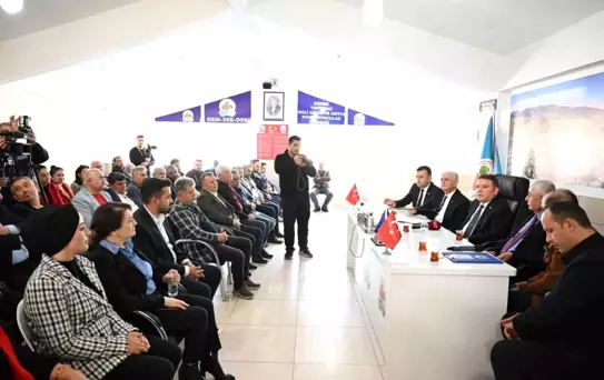 Başkan Böcek, Demre'de Vatandaşlarla Buluştu