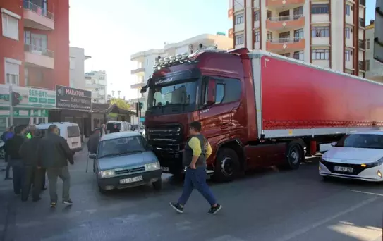 Antalya'da Zincirleme Kaza: 1 Yaralı