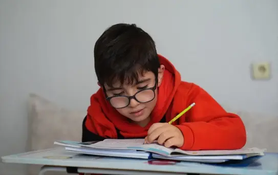 6 yaşındaki Muhammed Talha, yoğun bakımda hayata tutundu