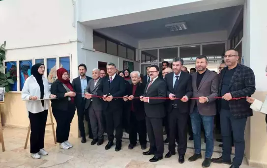 Gediz'de Tarihi Fotoğraf Sergisi Açıldı