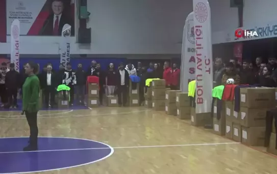 Bolu'da Amatör Spor Kulüplerine Malzeme Desteği