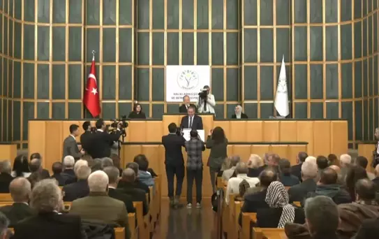 Dem Parti Grup Toplantısı... Tuncer Bakırhan: 'İmralı'nın Kapılarını Açın; 2025'in Barış, Özgürlük, Demokrasi, Umut Yılı Olmasının Önünü Açın'