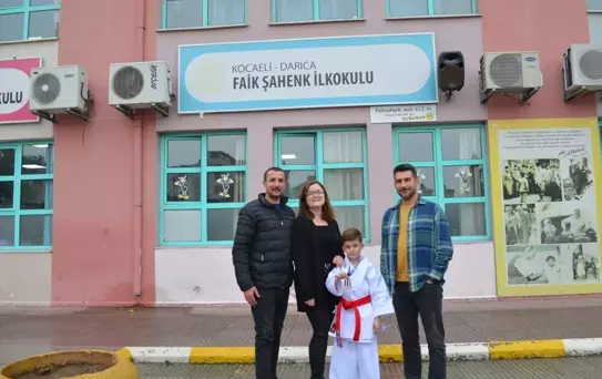 Küçük Karateci Deniz Aydemir Şampiyon Oldu