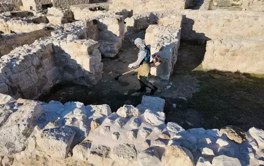 Silifke Kalesi'nde Temizlik Çalışması