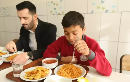 Öğretmenden Heimlich ile Kurtarma