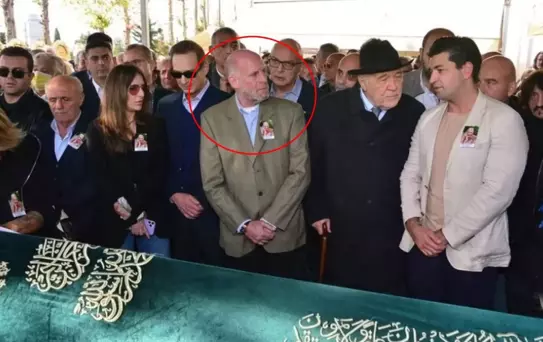 Maddi sıkıntı çeken ünlü oyuncunun kardeşi de sahte alkol kurbanı oldu