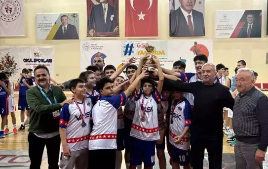 Kayseri U-14 Ligi'nde Şampiyon Bahçeşehir Koleji