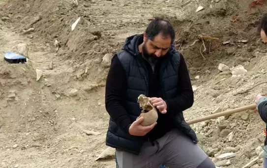 Burdur'da Eski Mezar Bulundu