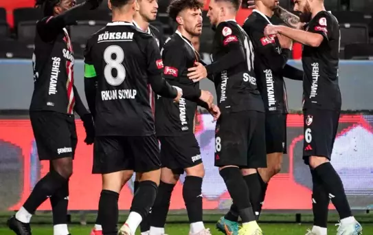 Gaziantep FK, İstanbulspor'u 4-0 Geçti