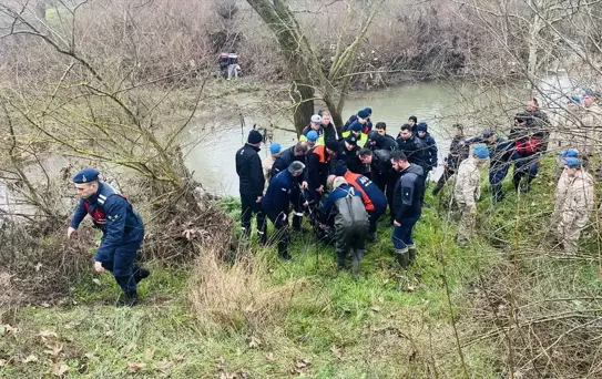 Çanakkale'de Araç Çaya Düştü: 1 Ölü, 1 Yaralı