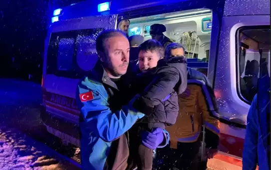 Kar Engeli Aşılınca Yaralı Çocuk Hastaneye Sevk Edildi