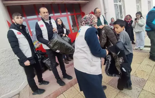 Sorgun'da 120 Öğrenciye Kışlık Yardım
