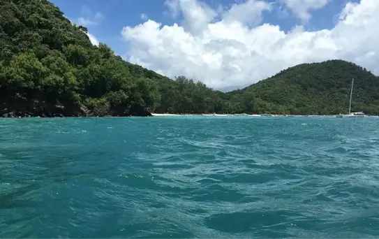 Phuket açıklarında tekne alabora oldu