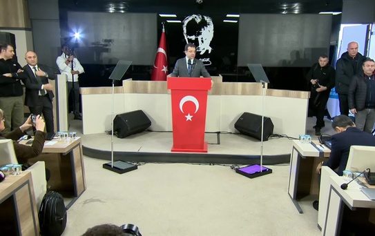 İmamoğlu'ndan Operasyon Tepkisi: Bu Gidişat, Hepimizin ve Çocuklarımızın Geleceği Açısından Artık En Yüksek Seviyede Alarm Vermektedir