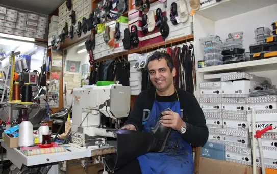 İsmail Usta: 40 Yıldır Ayakkabı Tamirinde
