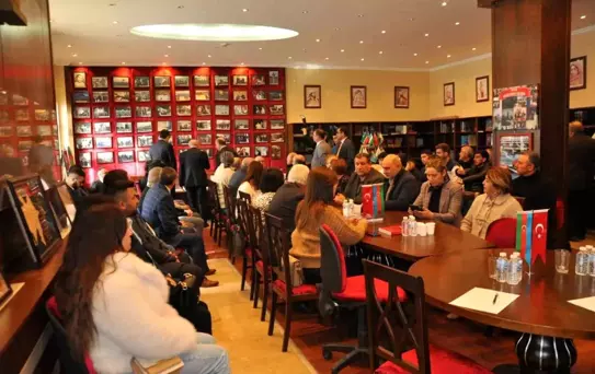 Azerbaycan Diaspora Komitesi Kars'ta