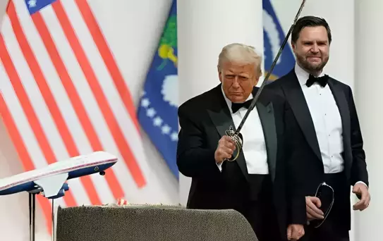 Trump ticaret savaşının resmen başlayacağı tarihi duyurdu