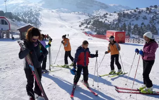 Erzincan'da Dağ Kayağı Eğitimi