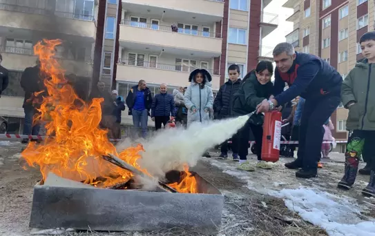 Gümüşhane'de Yangın Tatbikatı: Site Sakinleri Bilinçlendirildi