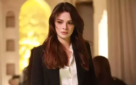 Uzak Şehir'in Alya'sı Sinem Ünsal'ın kardeşi de oyuncu çıktı
