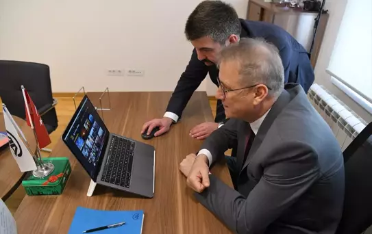 Büyükelçi Saygılı'dan Yılın Kareleri Oylaması