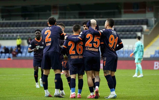 Başakşehir - Çorum FK: İlk Yarının Özeti