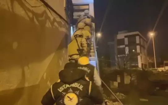 Ümraniye'de Aldatılan Kadın, Eşine ve Sevgilisine İşkence Yaptırdı