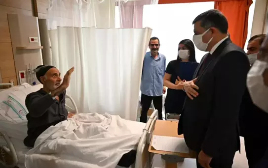Vali Çiftçi Hastanede Hastaları Ziyaret Etti