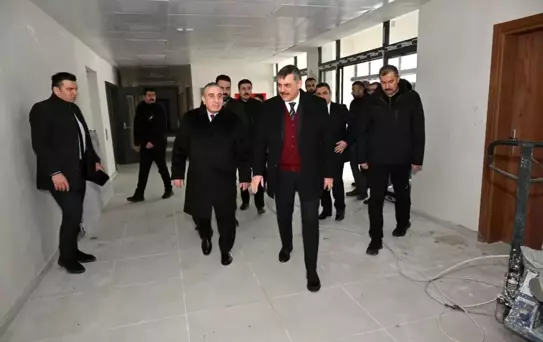 Vali Çiftçi, Adliye Binasında İncelemelerde Bulundu