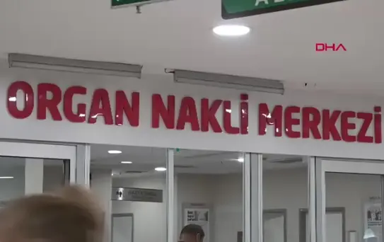 Anne ve baba, böbrekleri ile çocuklarına yeniden can verdi