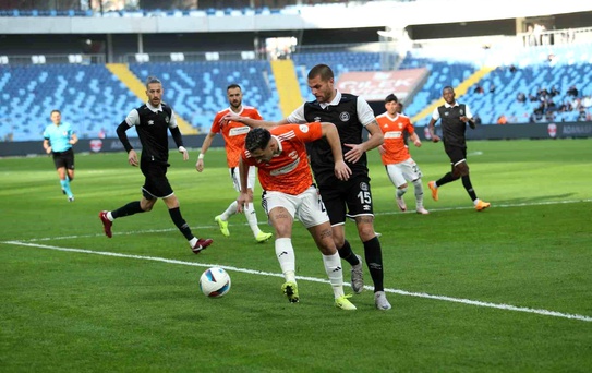 Adanaspor, Manisa FK'yı 2-1 mağlup etti