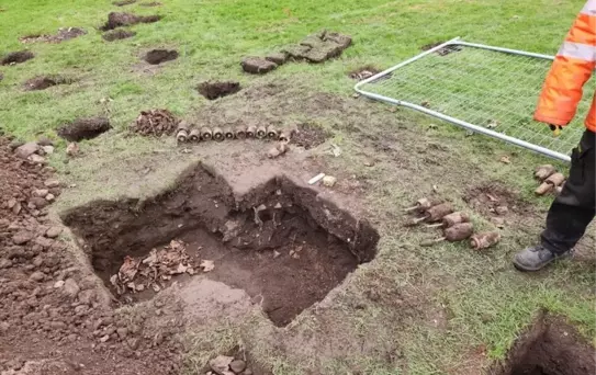İngiltere'de Çocuk Parkında 176 Adet Patlamamış Savaş Bombası Bulundu