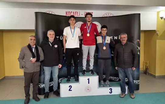 Kocaeli'de Kısa Kulvar Sürat Pateni Yarışları Tamamlandı