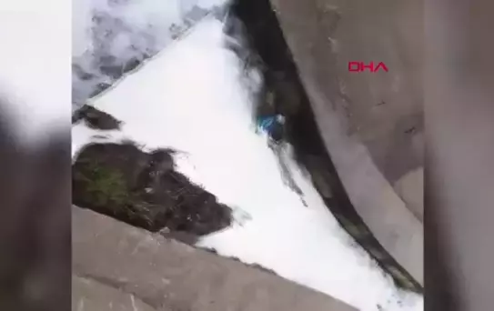 Çerkezköy'deki Kavak Deresi Atıklar Nedeniyle Beyaza Büründü