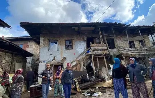 Balıkesir'de Evde Yangın: Kısmi Hasar, Can Kaybı Yok