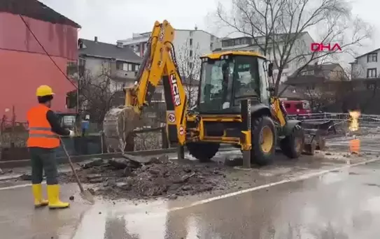 Kartepe'de Metro İnşaatında Metan Gazı Yangını Devam Ediyor