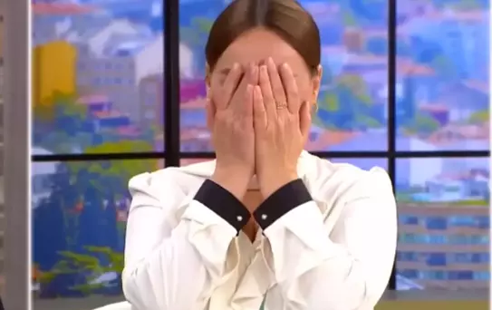 Canlı yayında sansürlenen cinsellik yorumu! Nur Viral utancından yüzünü kapattı