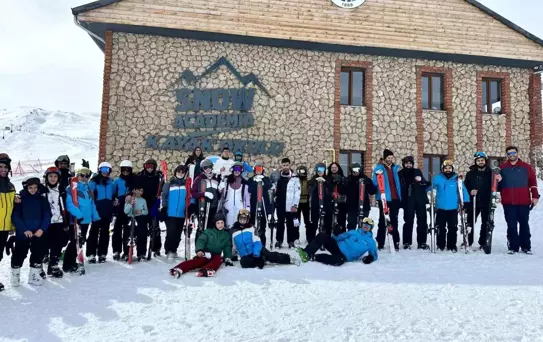 Erciyes Kayak Merkezi İngiliz Turistleri Ağırlıyor
