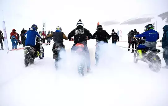 Davraz'da Motosnow Yarışları Heyecanı