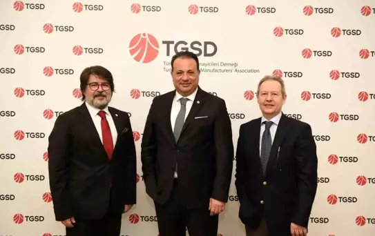 Hazır Giyim Sektörü Fırsat Peşinde