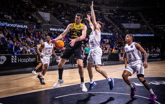 Aliağa Petkimspor Tenerife'ye Yenildi
