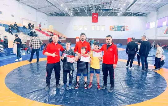 Erzurum ASH Güreş Takımı Başarı Elde Etti