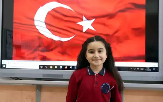 Ela, İstiklal Marşı Yarışmasında Türkiye Birincisi Oldu