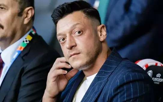Almanlar Mesut Özil'i sildi: İzlediği yol değerlerimizle örtüşmüyor